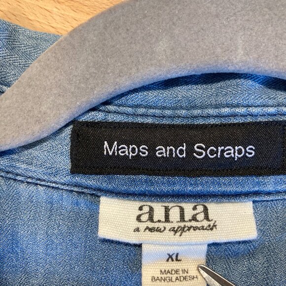 🦄🐱🌈✨Upcycled denim button up - Picture 3 of 3